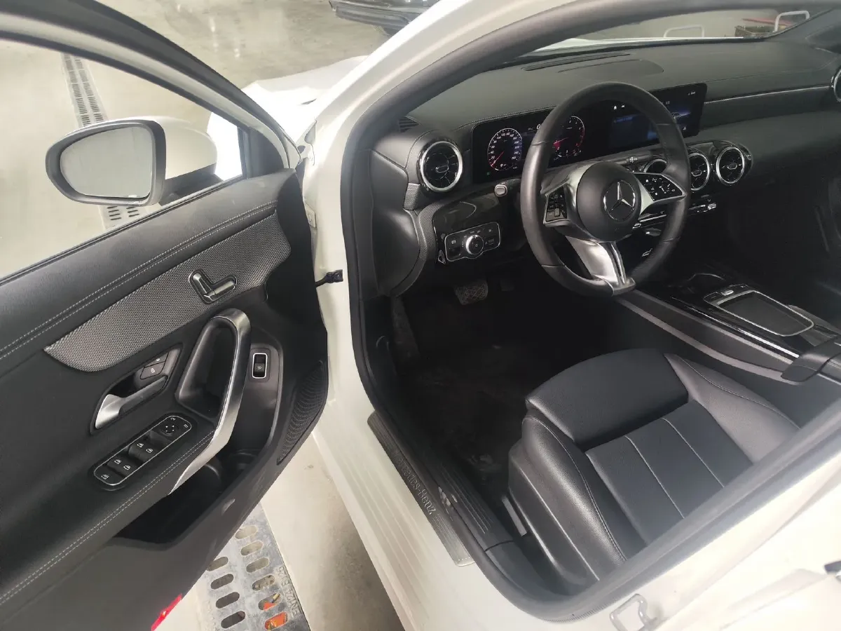 2023 Mercedes-Benz A Class 1.3T 136HP L4 7DCT,autocango,china used car exporter,china ev exporter,chinese used car exporter,chinese used ev exporter