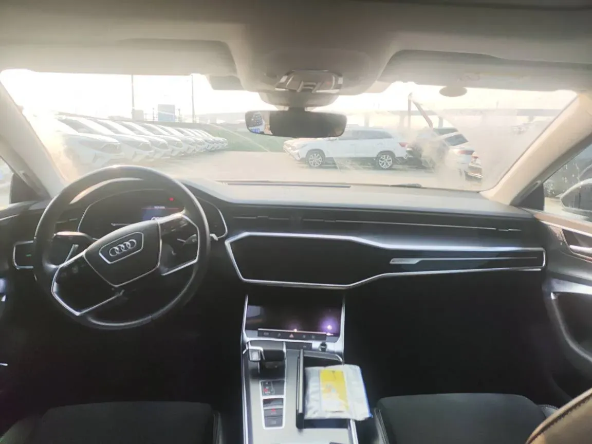 2024 Audi A7L 2.0T 245HP L4 7DCT,autocango,china used car exporter,china ev exporter,chinese used car exporter,chinese used ev exporter