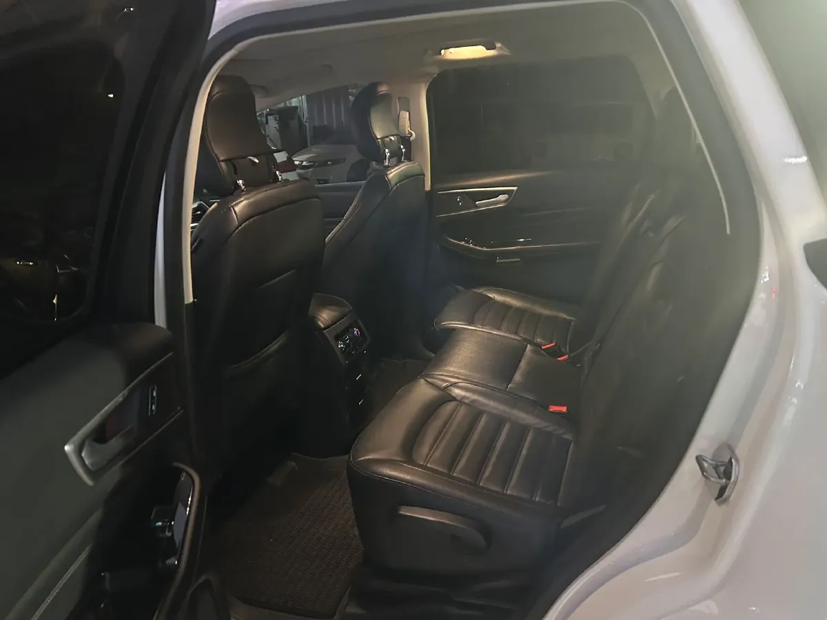 2018 Ford Edge 2.0T 245HP L4 6AT,autocango,china used car exporter,china ev exporter,chinese used car exporter,chinese used ev exporter