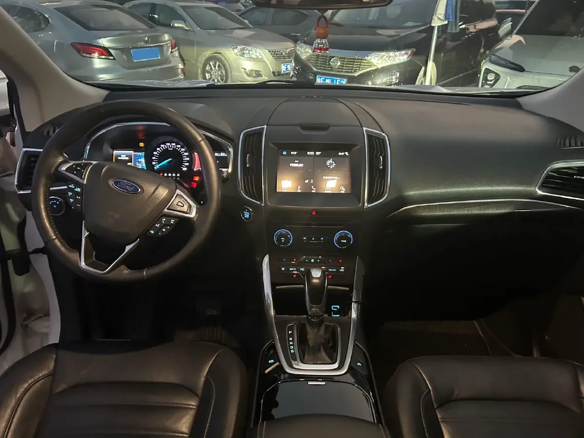 2018 Ford Edge 2.0T 245HP L4 6AT,autocango,china used car exporter,china ev exporter,chinese used car exporter,chinese used ev exporter