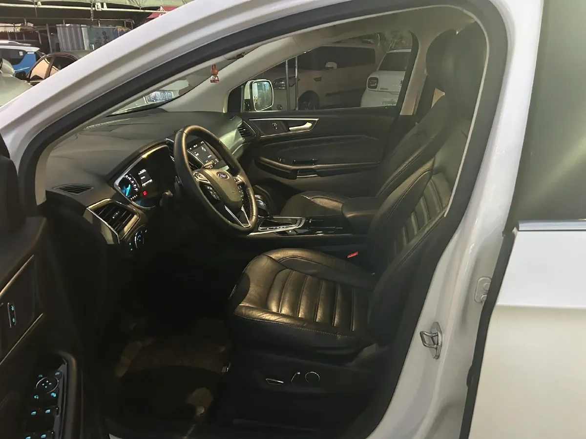 2018 Ford Edge 2.0T 245HP L4 6AT,autocango,china used car exporter,china ev exporter,chinese used car exporter,chinese used ev exporter