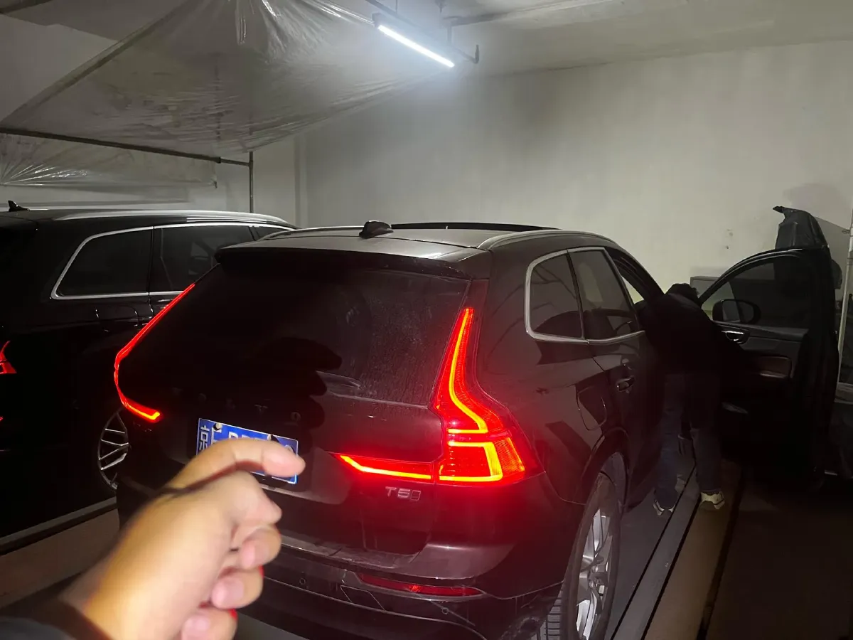 2019 Volvo XC60 2.0T 254HP L4 8AT,autocango,china used car exporter,china ev exporter,chinese used car exporter,chinese used ev exporter