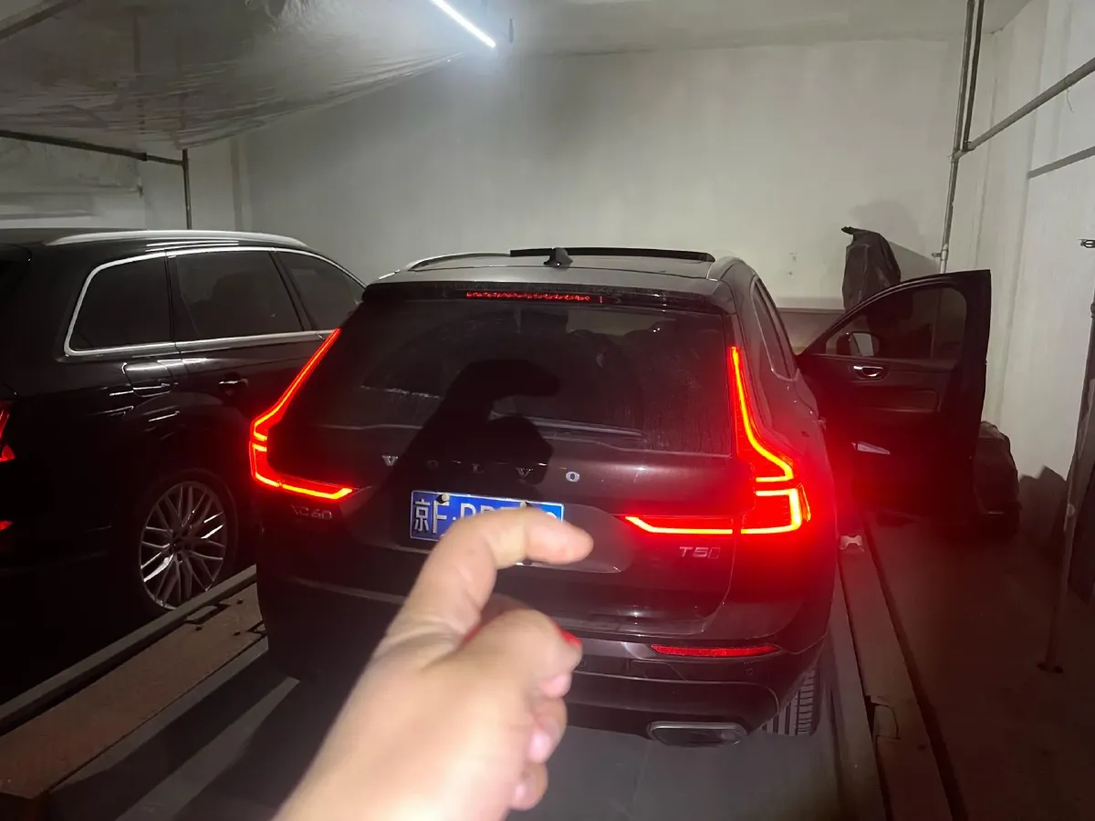 2019 Volvo XC60 2.0T 254HP L4 8AT,autocango,china used car exporter,china ev exporter,chinese used car exporter,chinese used ev exporter