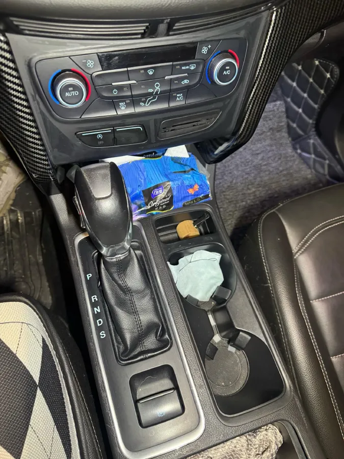 2018 Ford Kuga 1.5T 181HP L4 6AT,autocango,china used car exporter,china ev exporter,chinese used car exporter,chinese used ev exporter