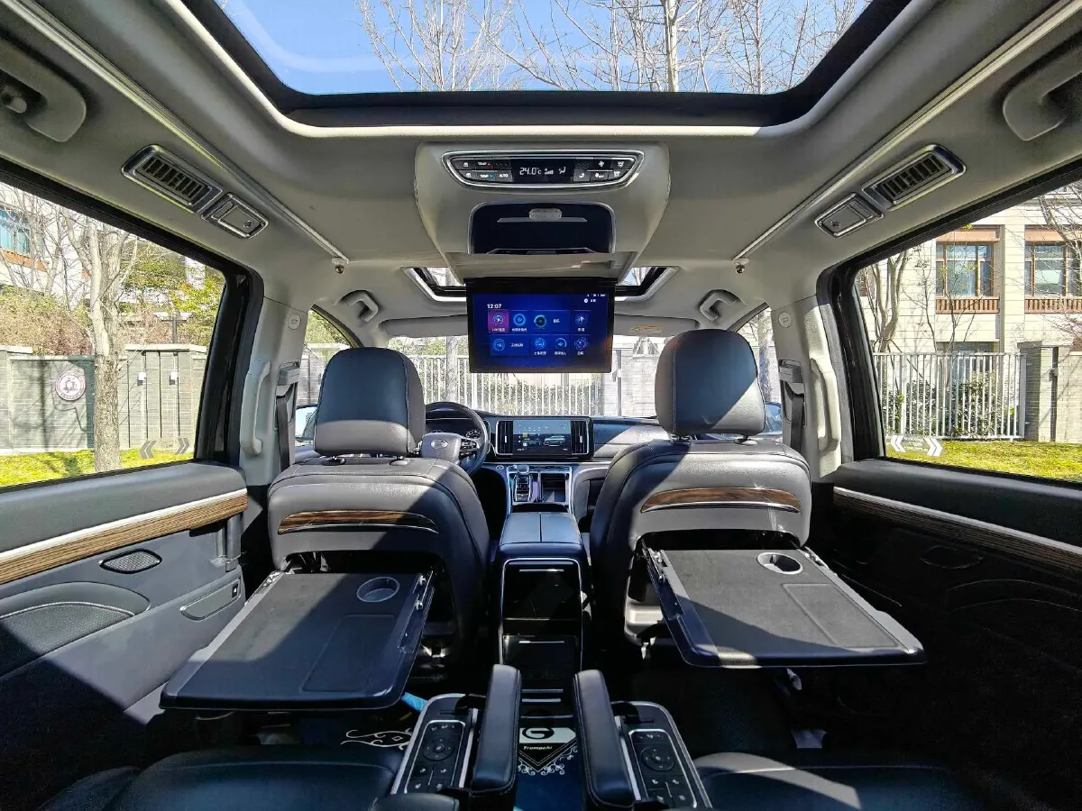 2021 GAC Trumpchi M8 2.0T 252HP L4 8AT,autocango,china used car exporter,china ev exporter,chinese used car exporter,chinese used ev exporter