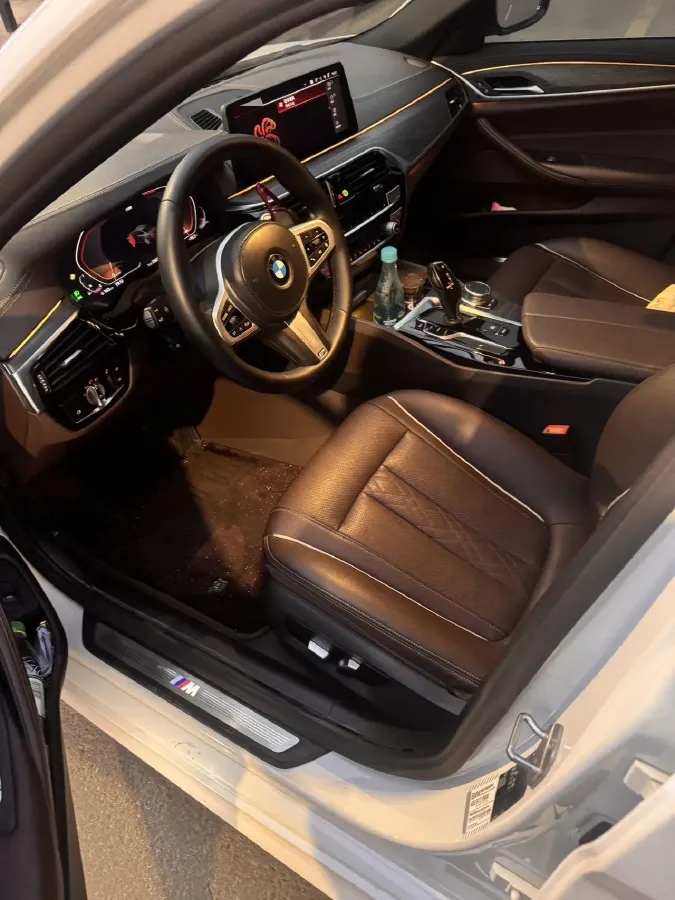 2021 BMW 5 Series 2.0T 252HP L4 8AT,autocango,china used car exporter,china ev exporter,chinese used car exporter,chinese used ev exporter
