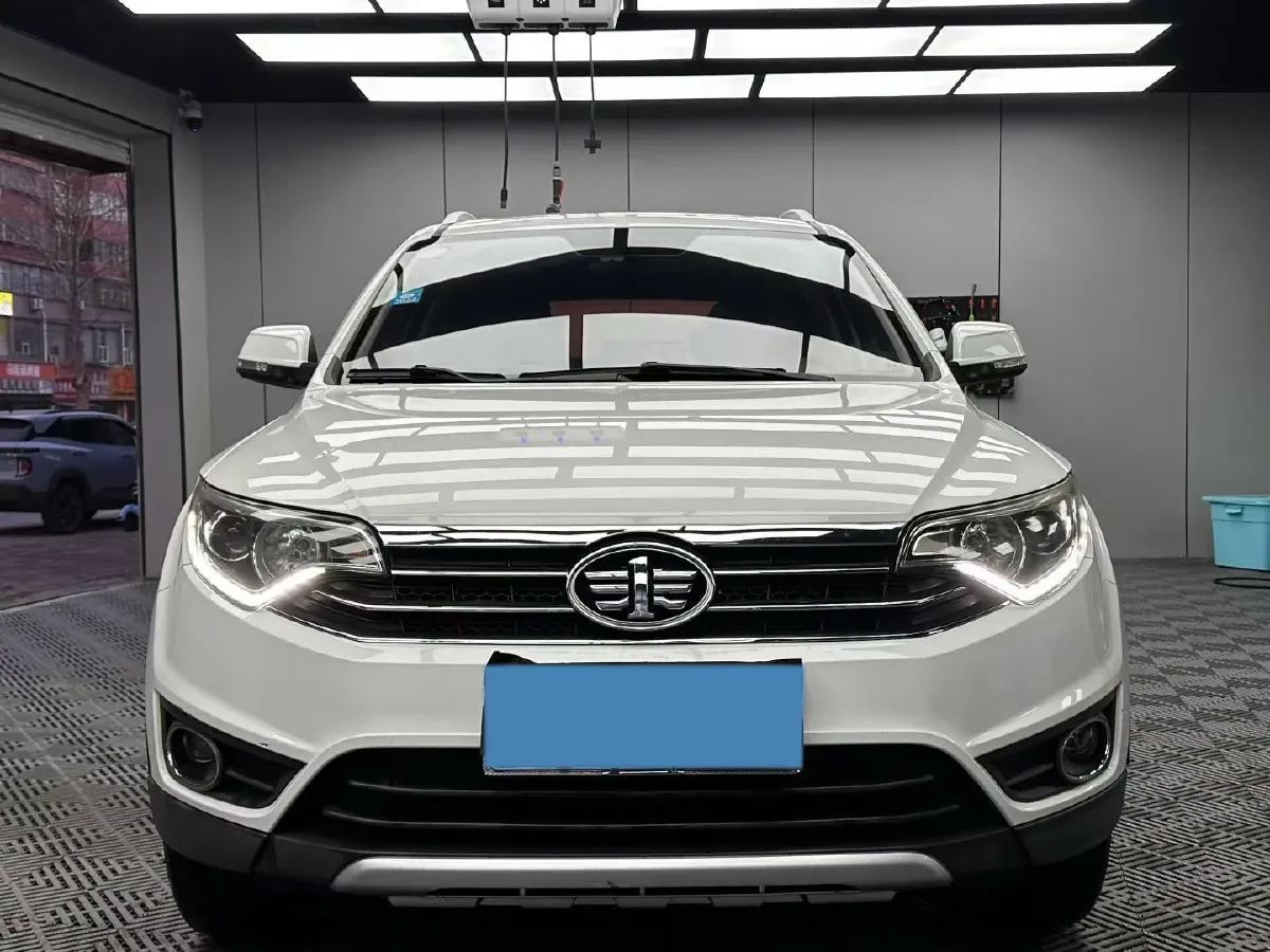 2017 FAW Senia R7 1.6L 116HP L4 5MT,autocango,china used car exporter,china ev exporter,chinese used car exporter,chinese used ev exporter
