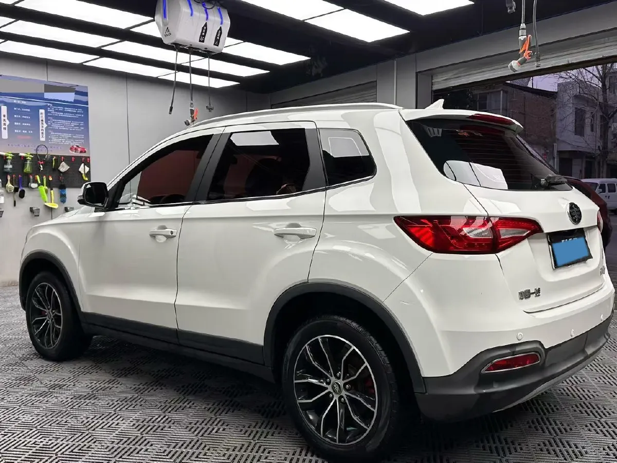 2017 FAW Senia R7 1.6L 116HP L4 5MT,autocango,china used car exporter,china ev exporter,chinese used car exporter,chinese used ev exporter