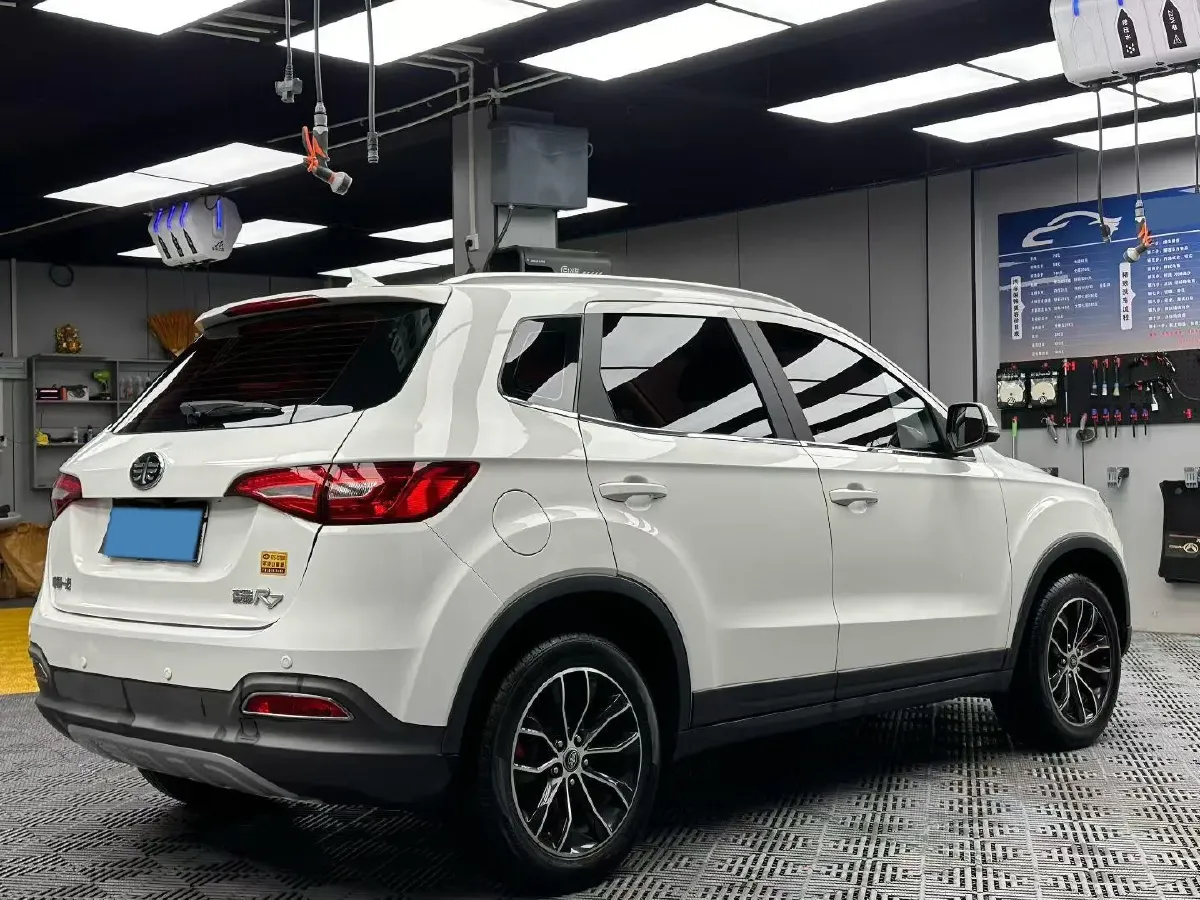 2017 FAW Senia R7 1.6L 116HP L4 5MT,autocango,china used car exporter,china ev exporter,chinese used car exporter,chinese used ev exporter