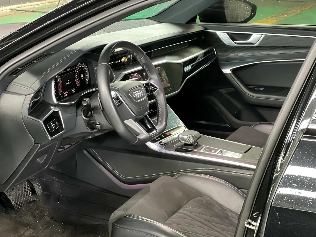 2024 Audi A6L 3.0T 340HP V6 7DCT,autocango,china used car exporter,china ev exporter,chinese used car exporter,chinese used ev exporter