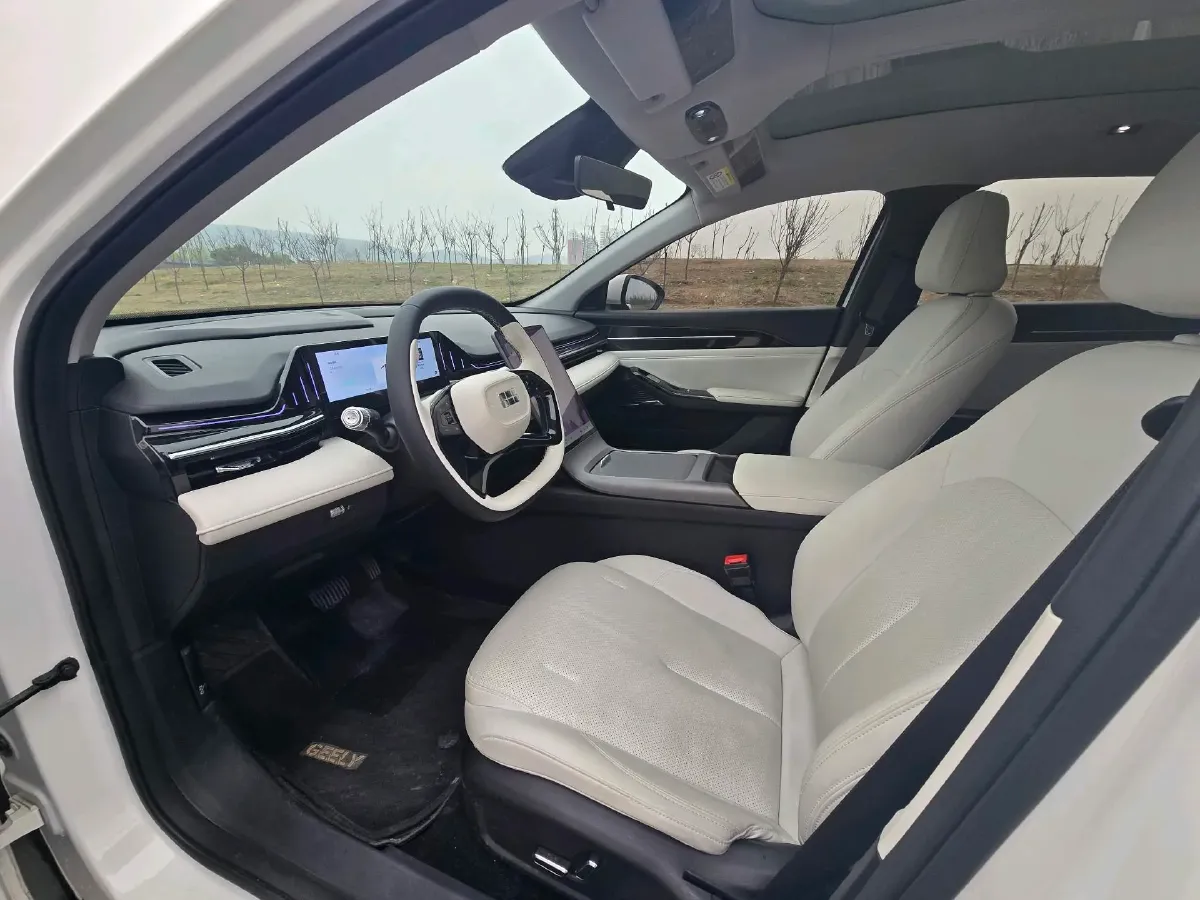 2023 Geely Galaxy L6 1.5T 163HP L4 3DHT PHEV,autocango,china used car exporter,china ev exporter,chinese used car exporter,chinese used ev exporter