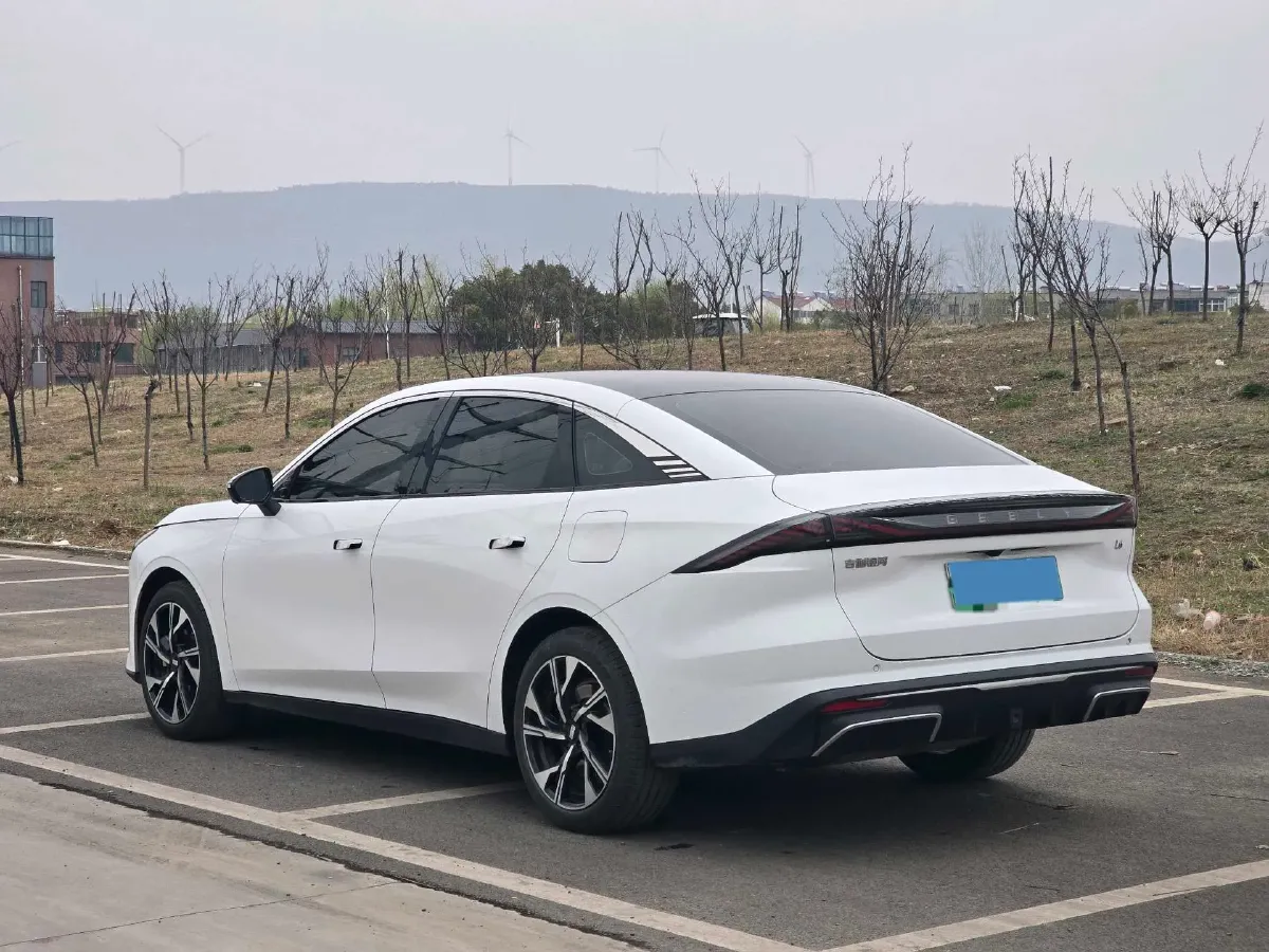 2023 Geely Galaxy L6 1.5T 163HP L4 3DHT PHEV,autocango,china used car exporter,china ev exporter,chinese used car exporter,chinese used ev exporter