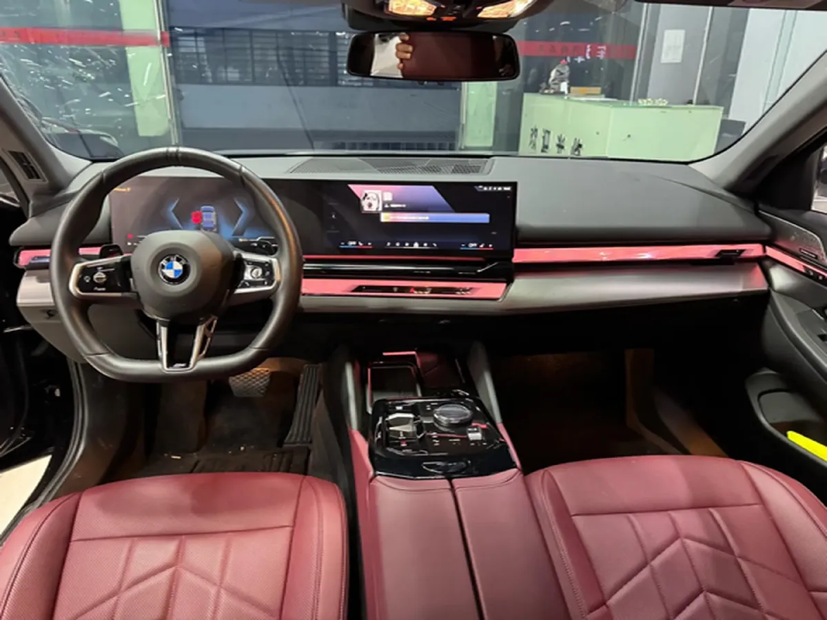 2024 BMW 5 Series 2.0T 258HP L4 8AT,autocango,china used car exporter,china ev exporter,chinese used car exporter,chinese used ev exporter