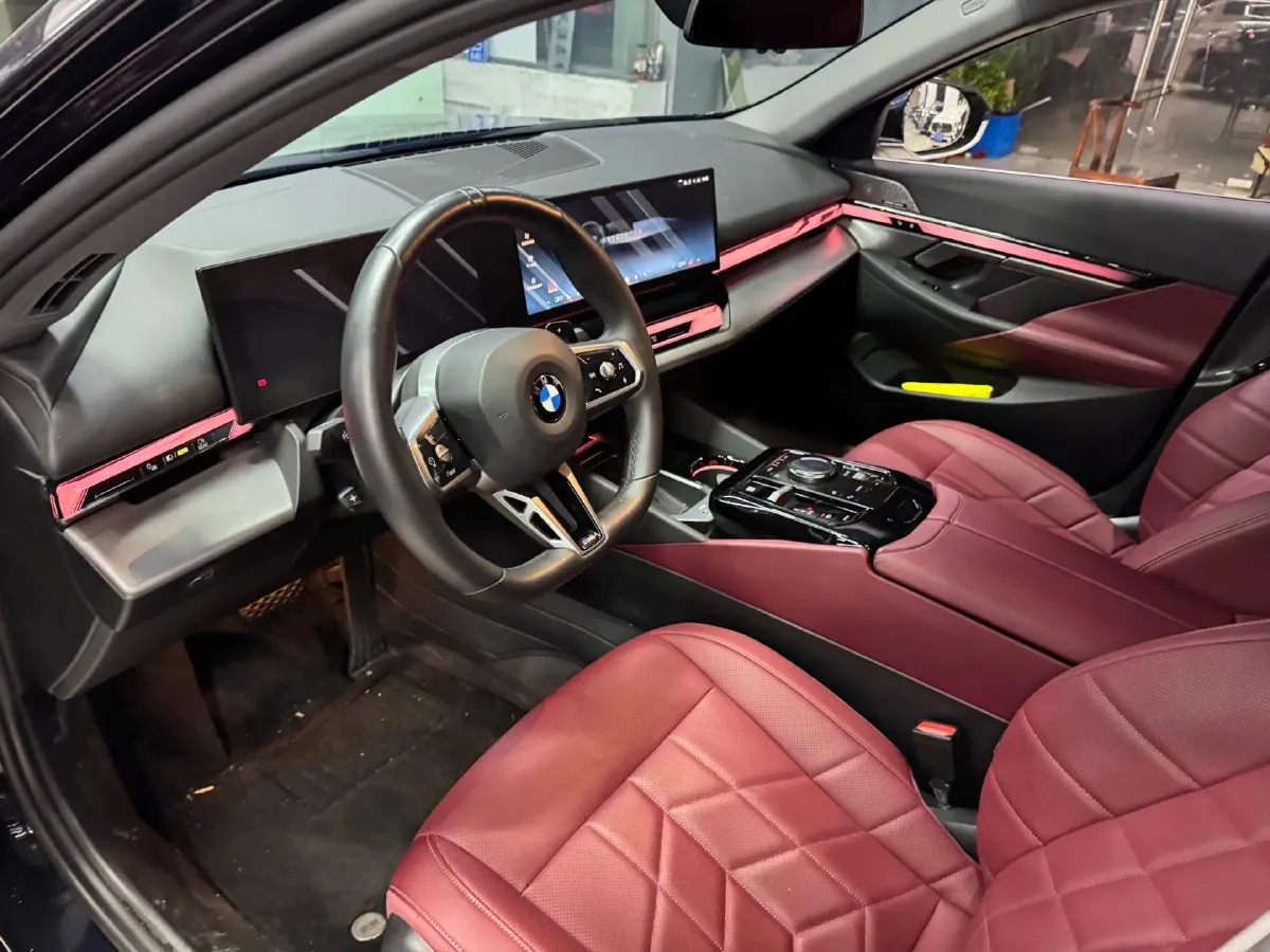 2024 BMW 5 Series 2.0T 258HP L4 8AT,autocango,china used car exporter,china ev exporter,chinese used car exporter,chinese used ev exporter