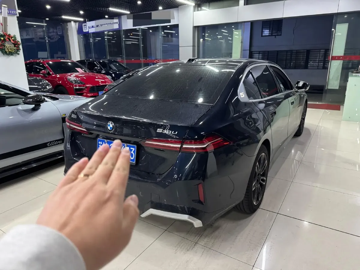 2024 BMW 5 Series 2.0T 258HP L4 8AT,autocango,china used car exporter,china ev exporter,chinese used car exporter,chinese used ev exporter