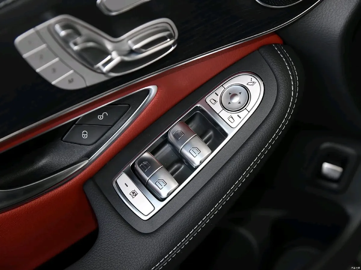 2021 Mercedes-Benz GLC Coupe 2.0T 258HP L4 9AT,autocango,china used car exporter,china ev exporter,chinese used car exporter,chinese used ev exporter