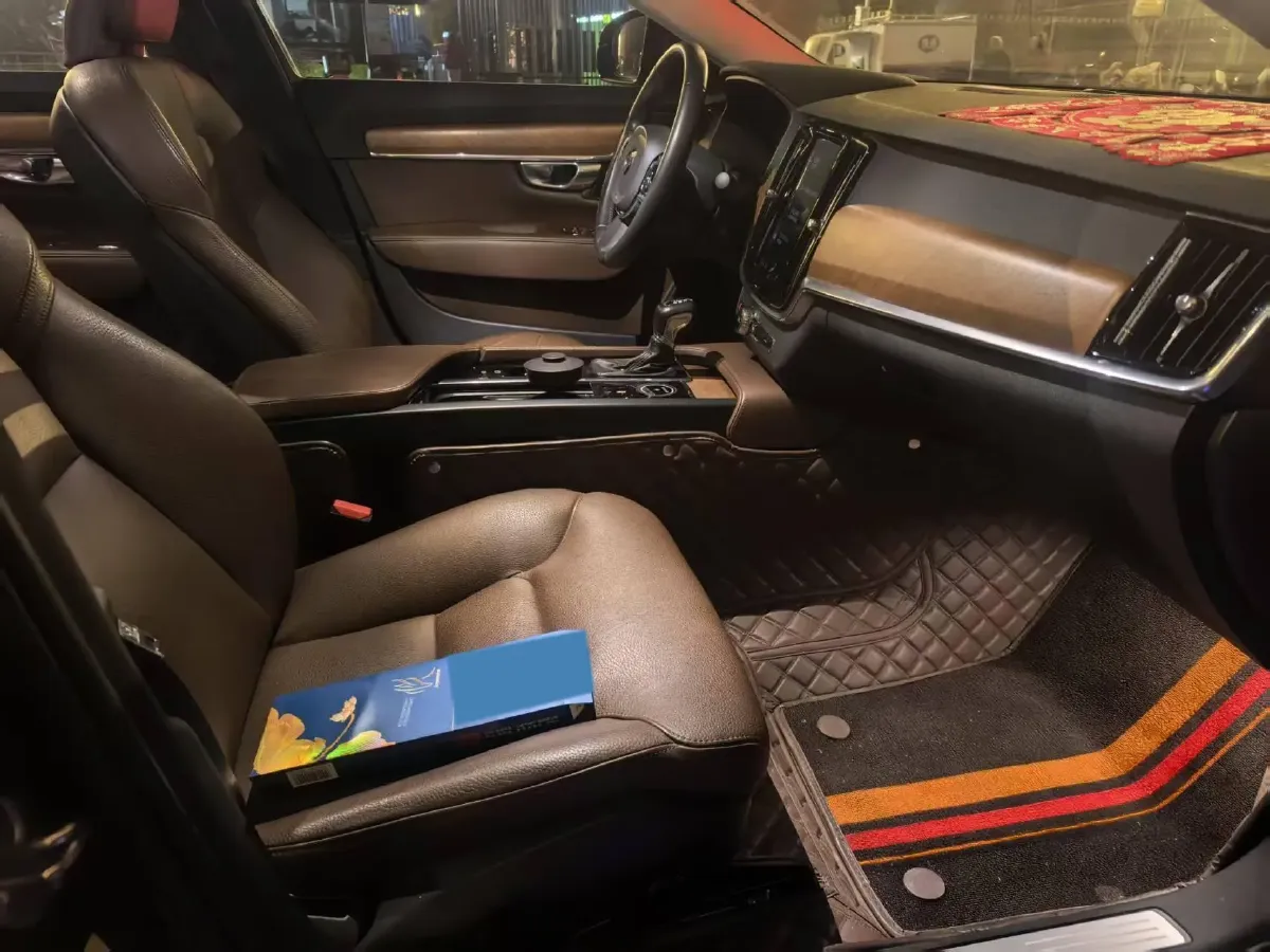 2020 Volvo S90 2.0T 254HP L4 8AT,autocango,china used car exporter,china ev exporter,chinese used car exporter,chinese used ev exporter