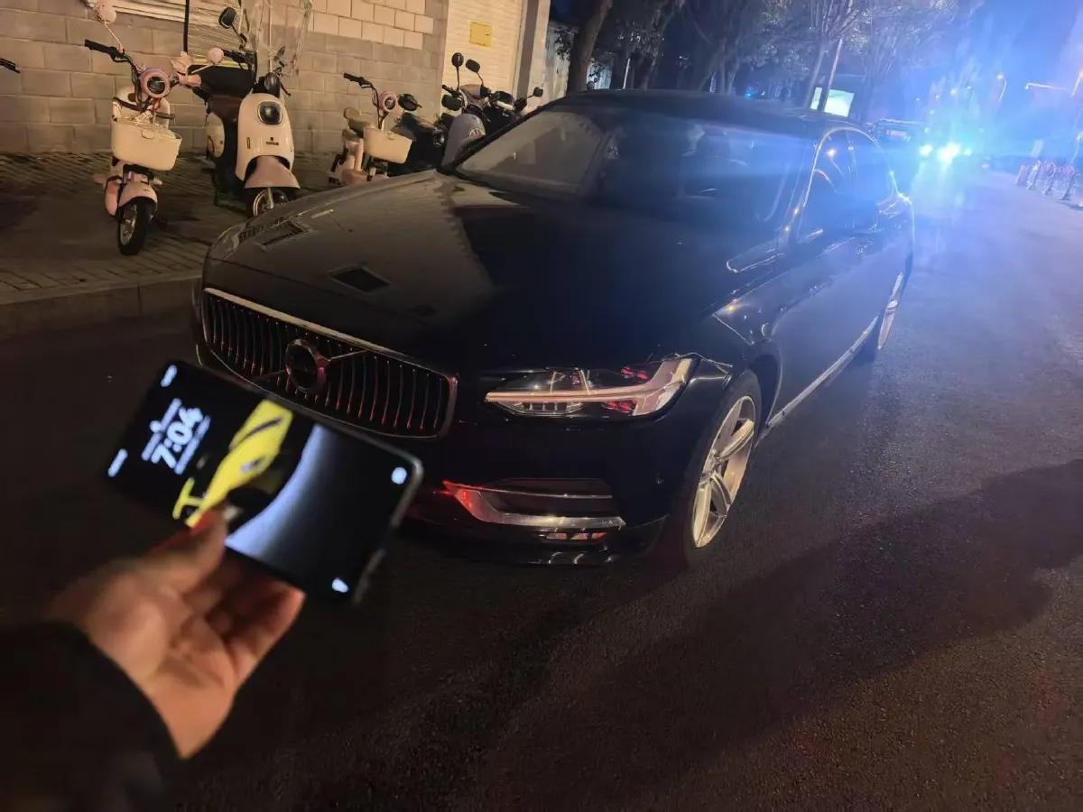 2020 Volvo S90 2.0T 254HP L4 8AT,autocango,china used car exporter,china ev exporter,chinese used car exporter,chinese used ev exporter