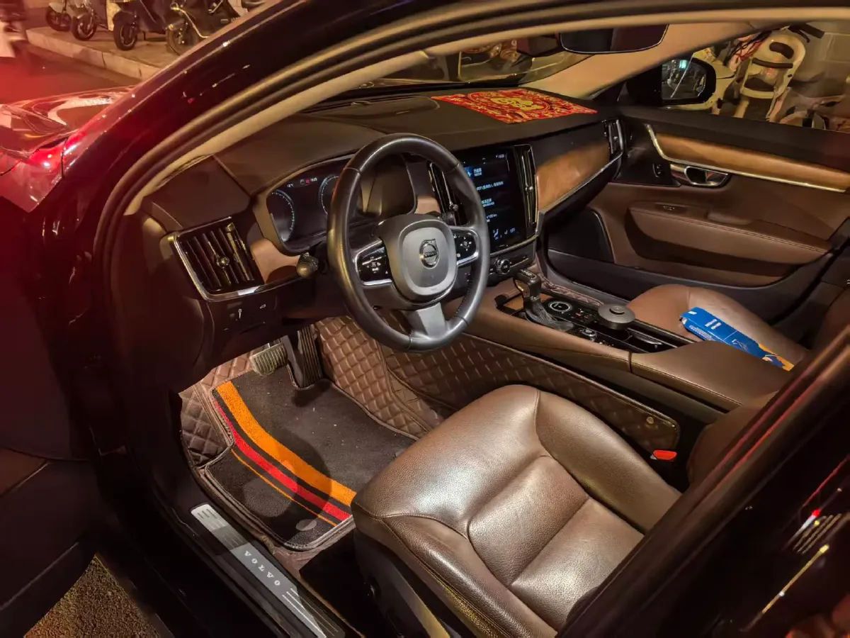 2020 Volvo S90 2.0T 254HP L4 8AT,autocango,china used car exporter,china ev exporter,chinese used car exporter,chinese used ev exporter