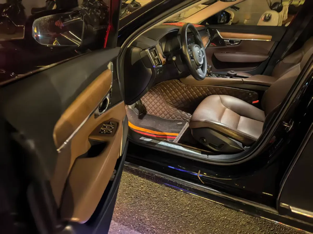 2020 Volvo S90 2.0T 254HP L4 8AT,autocango,china used car exporter,china ev exporter,chinese used car exporter,chinese used ev exporter