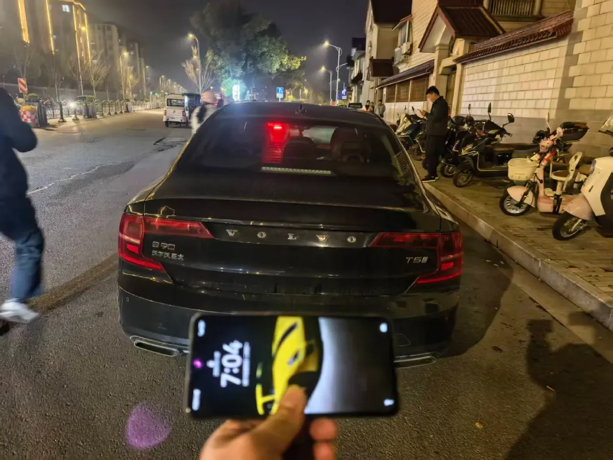 2020 Volvo S90 2.0T 254HP L4 8AT,autocango,china used car exporter,china ev exporter,chinese used car exporter,chinese used ev exporter