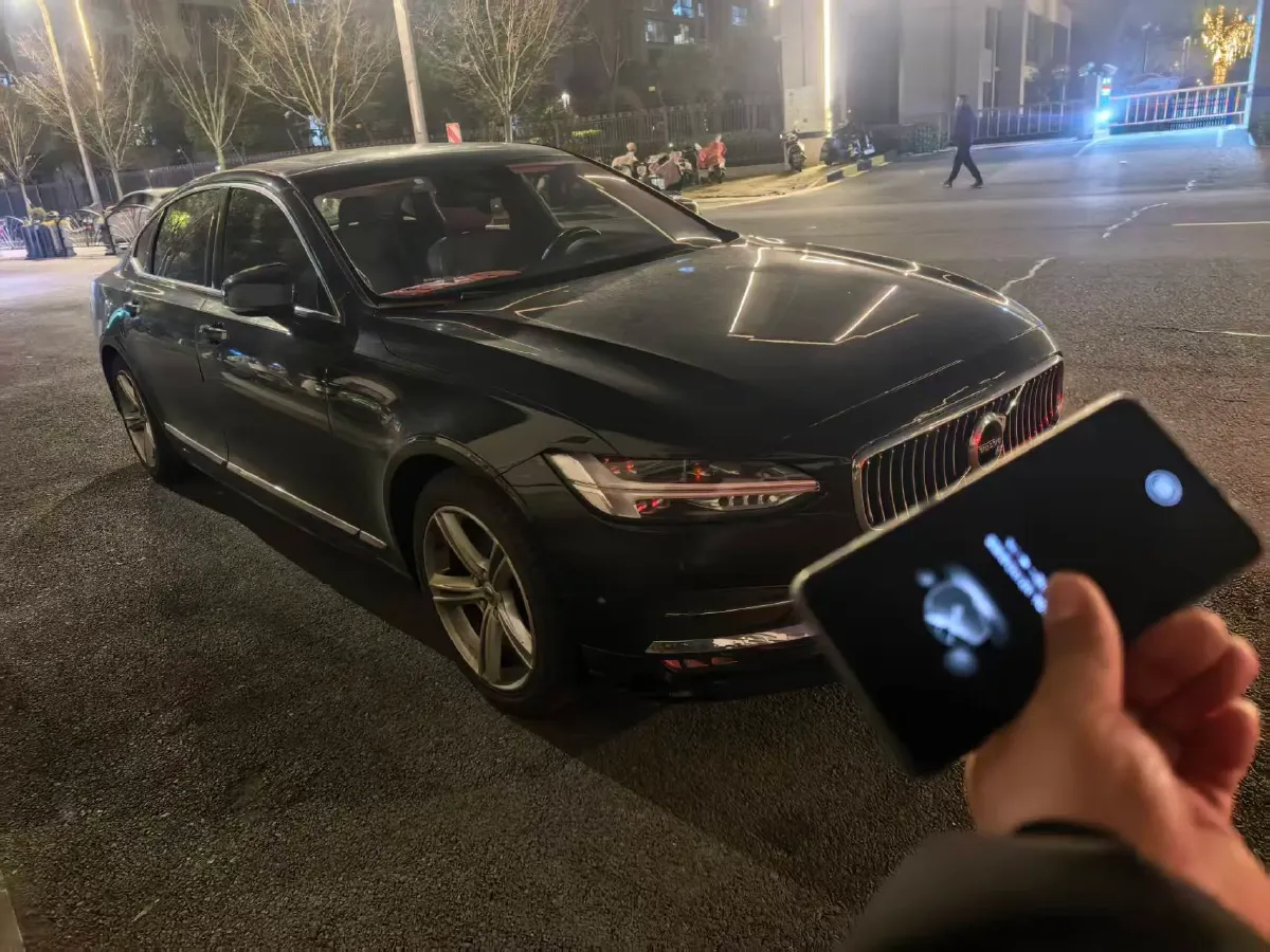 2020 Volvo S90 2.0T 254HP L4 8AT,autocango,china used car exporter,china ev exporter,chinese used car exporter,chinese used ev exporter
