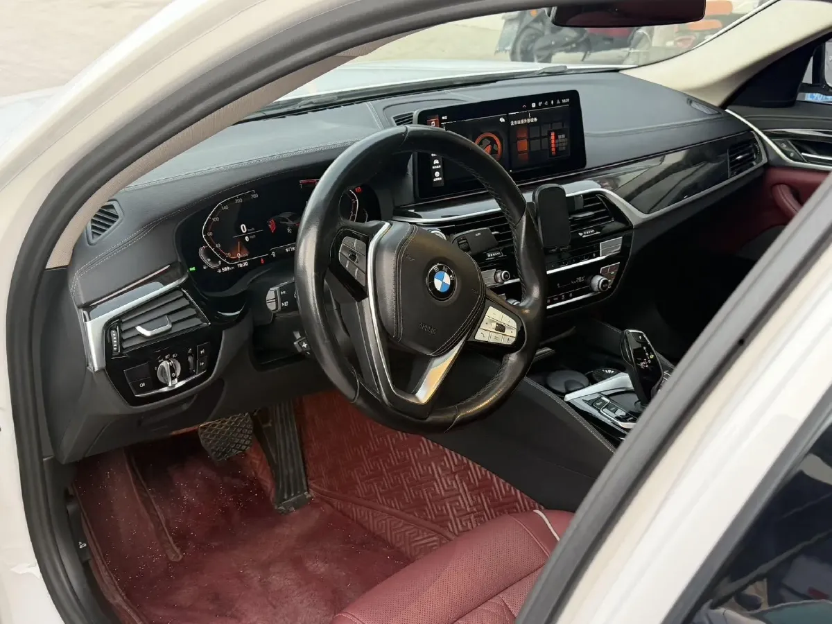 2021 BMW 5 Series 2.0T 184HP L4 8AT,autocango,china used car exporter,china ev exporter,chinese used car exporter,chinese used ev exporter