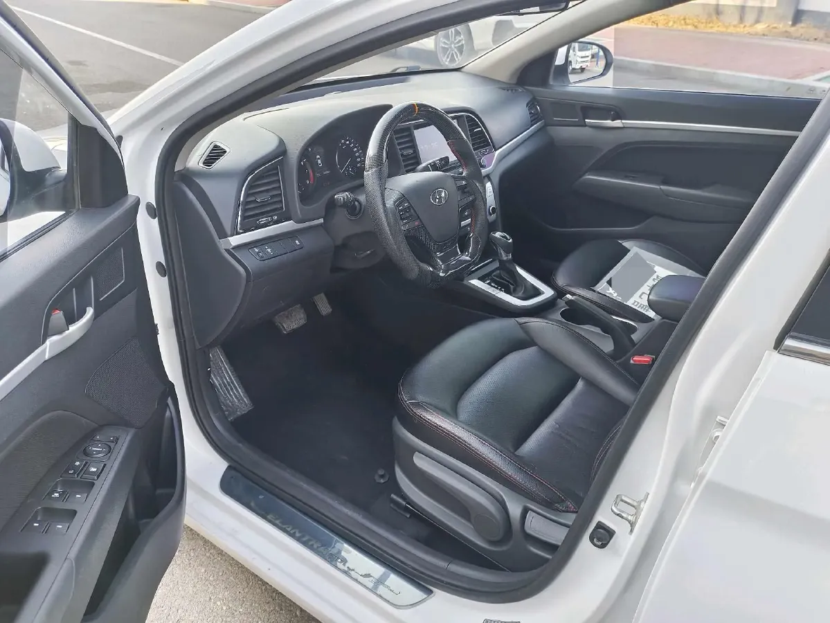 2016 Hyundai Elantra 1.6L 130HP L4 6AT,autocango,china used car exporter,china ev exporter,chinese used car exporter,chinese used ev exporter