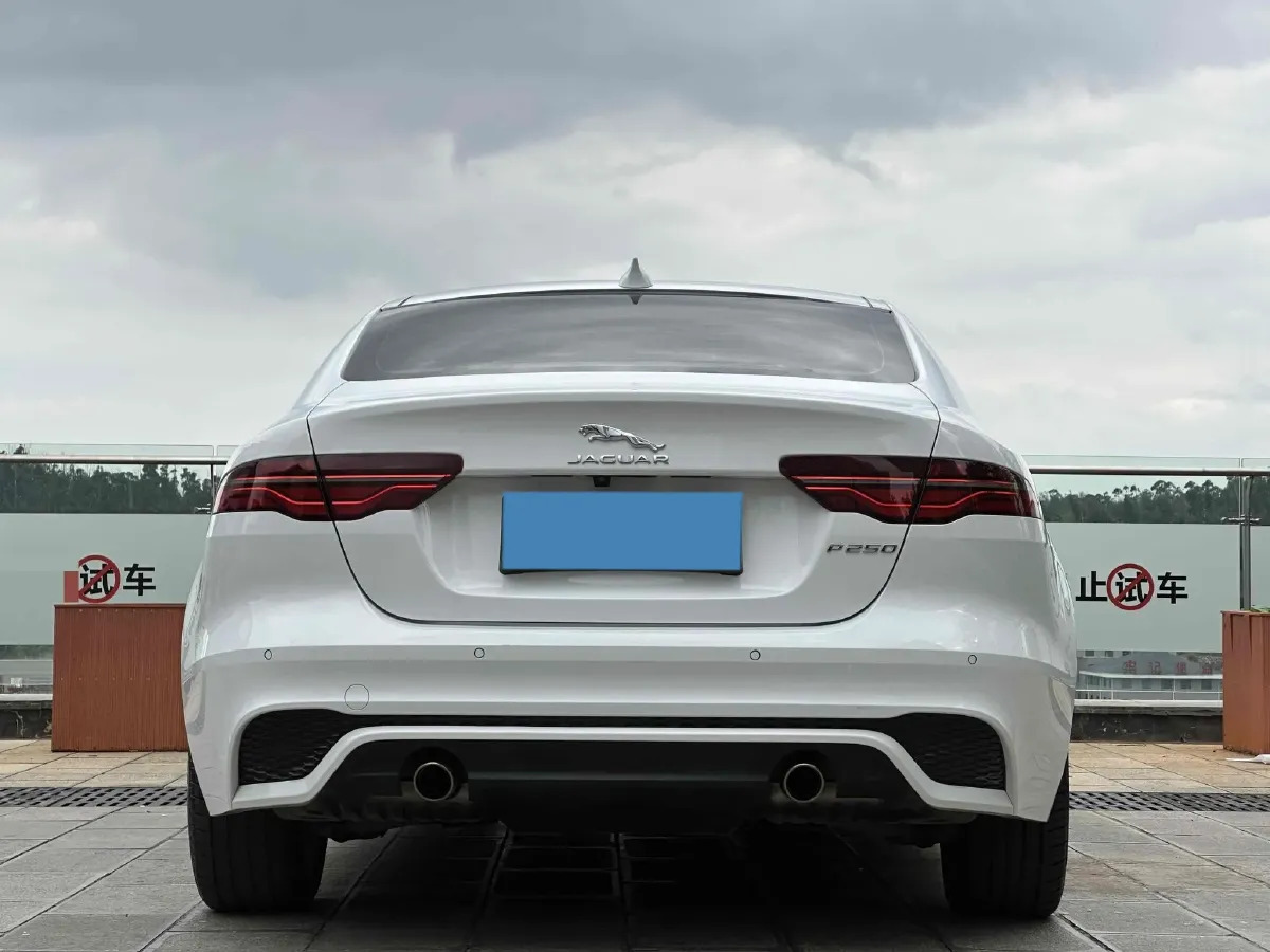 2025 Jaguar XEL 2.0T 250HP L4 8AT,autocango,china used car exporter,china ev exporter,chinese used car exporter,chinese used ev exporter