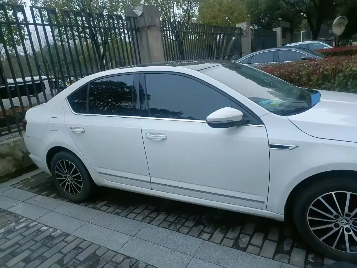 2019 Skoda Octavia 1.5L 116HP L4 6AT,autocango,china used car exporter,china ev exporter,chinese used car exporter,chinese used ev exporter