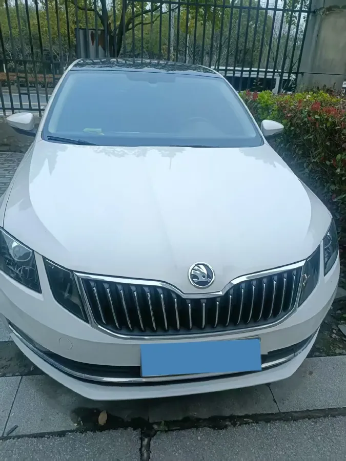 2019 Skoda Octavia 1.5L 116HP L4 6AT,autocango,china used car exporter,china ev exporter,chinese used car exporter,chinese used ev exporter