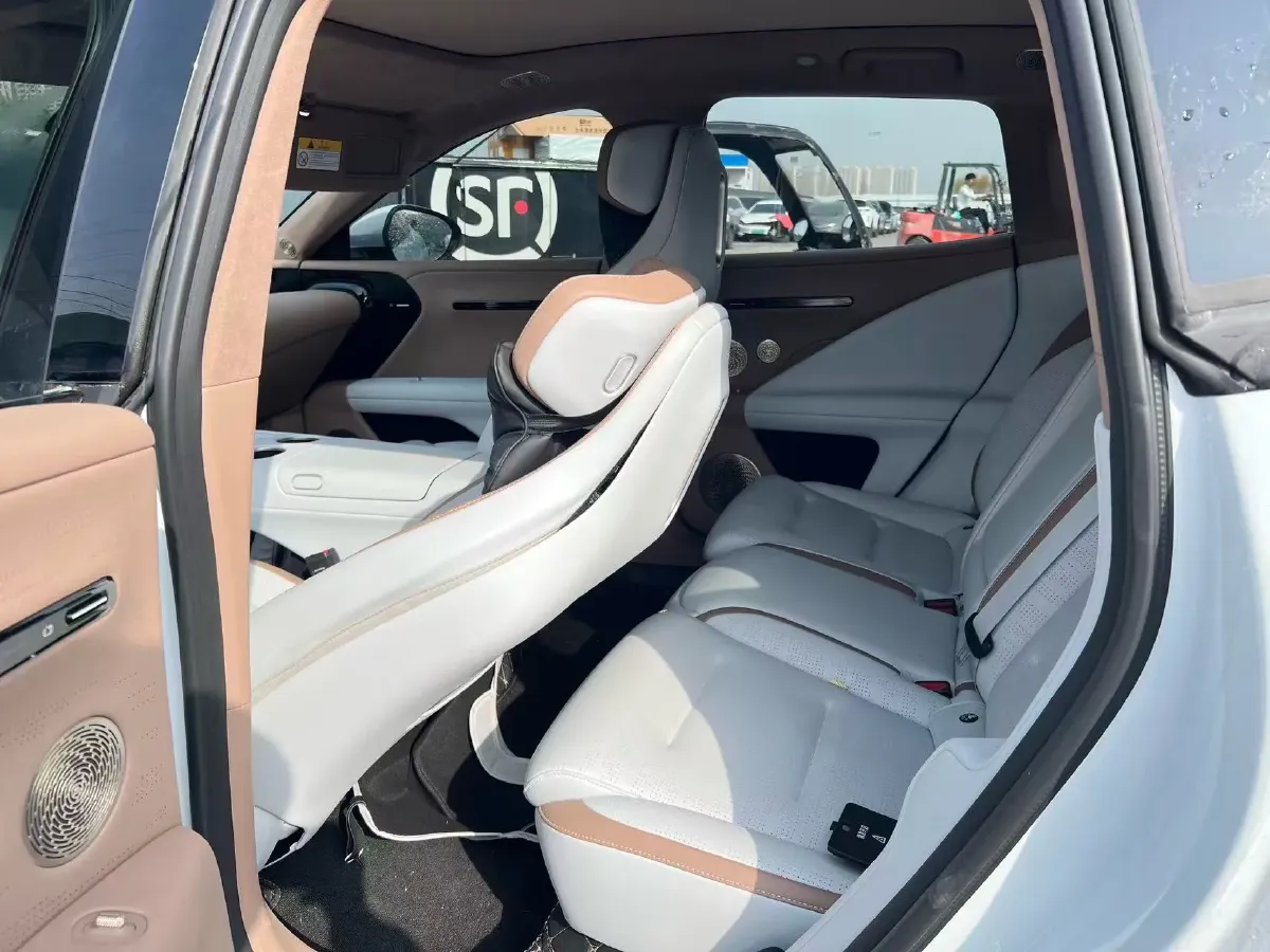 2024 Avatr 07 1.5T 156HP L4 REEV 39.05KWH,autocango,china used car exporter,china ev exporter,chinese used car exporter,chinese used ev exporter