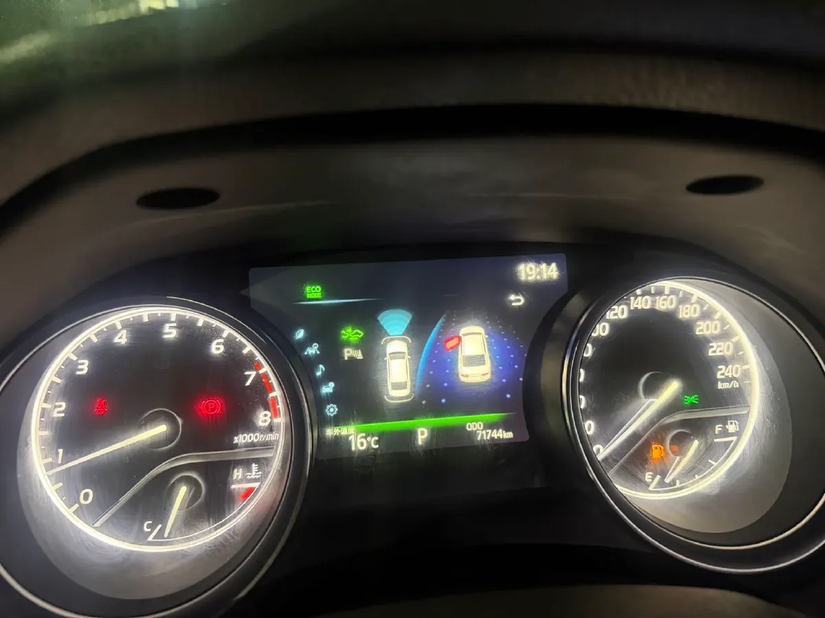 2019 Toyota Camry 2.5L 209HP L4 8AT,autocango,china used car exporter,china ev exporter,chinese used car exporter,chinese used ev exporter