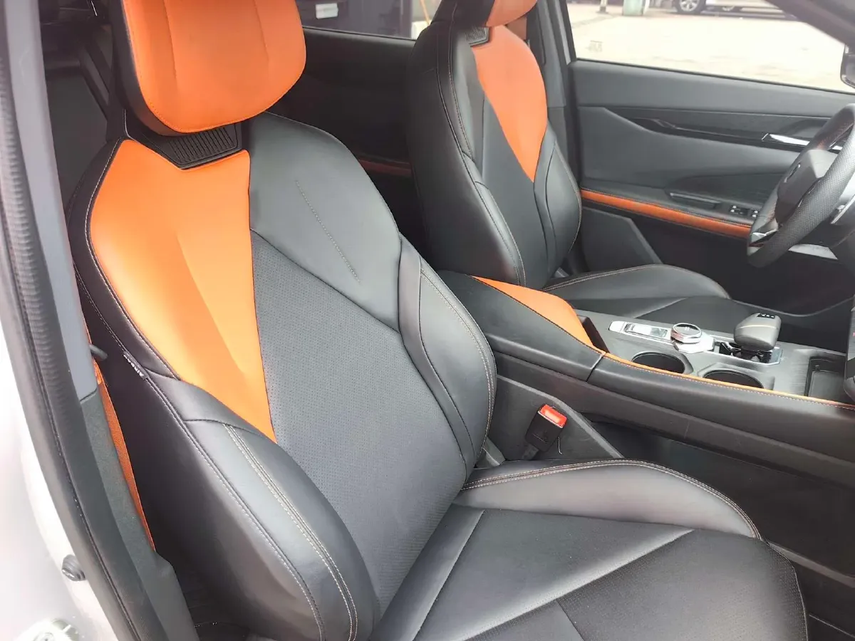 2023 ChangAn UNI-V 1.5T 188HP L4 7DCT,autocango,china used car exporter,china ev exporter,chinese used car exporter,chinese used ev exporter