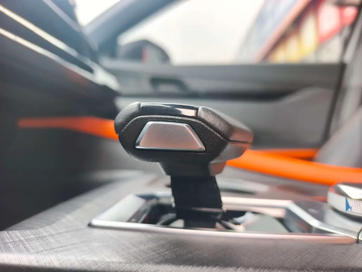 2023 ChangAn UNI-V 1.5T 188HP L4 7DCT,autocango,china used car exporter,china ev exporter,chinese used car exporter,chinese used ev exporter