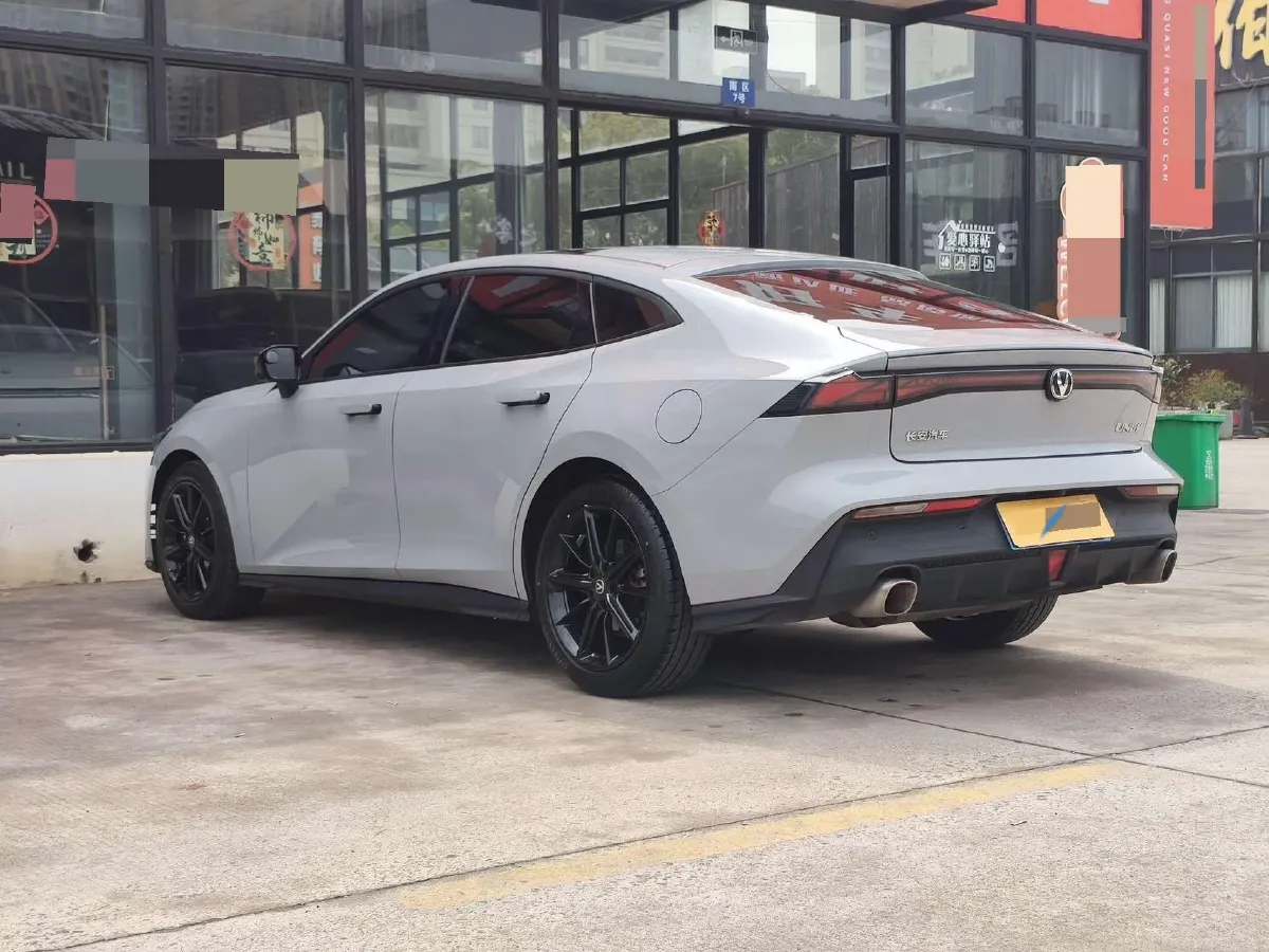 2023 ChangAn UNI-V 1.5T 188HP L4 7DCT,autocango,china used car exporter,china ev exporter,chinese used car exporter,chinese used ev exporter