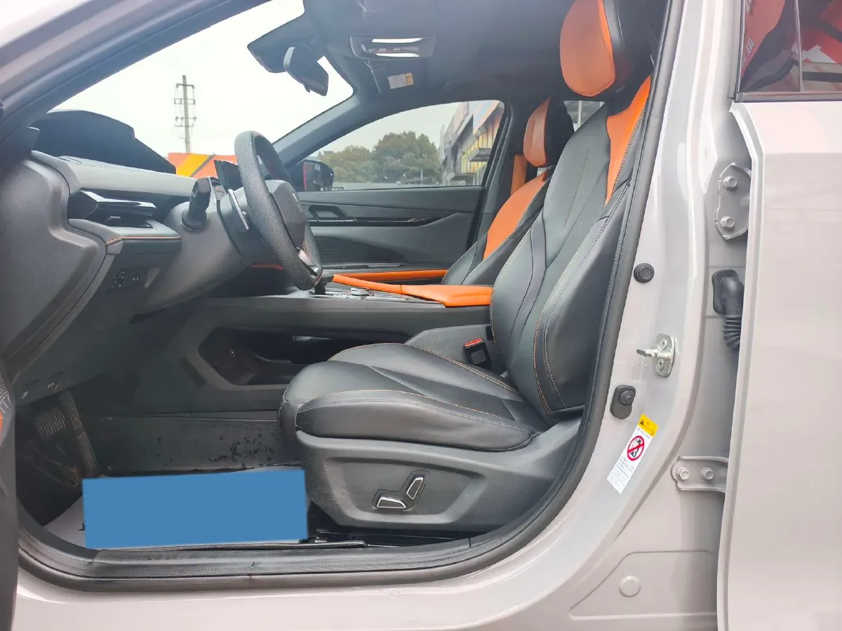 2023 ChangAn UNI-V 1.5T 188HP L4 7DCT,autocango,china used car exporter,china ev exporter,chinese used car exporter,chinese used ev exporter