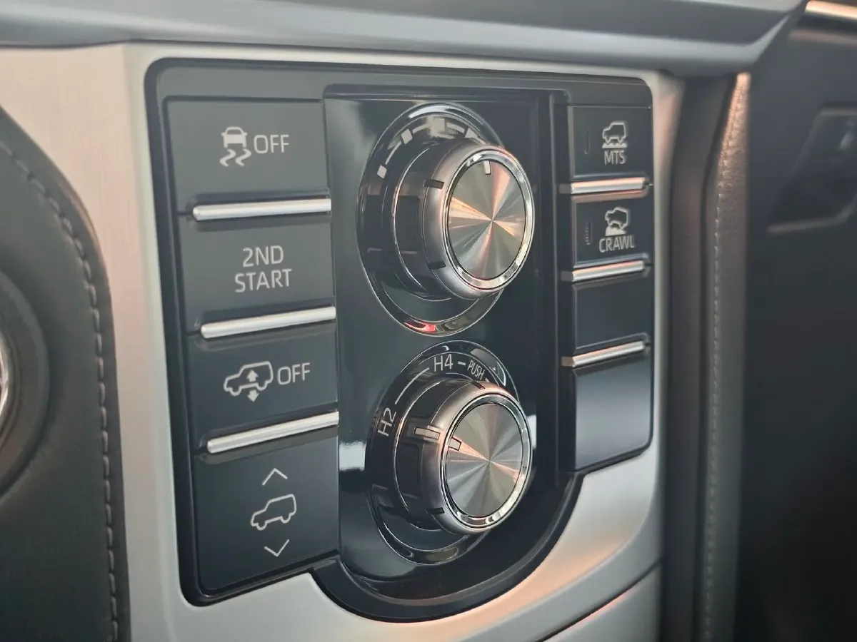 2018 Volvo XC90 2.0T 254HP L4 8AT,autocango,china used car exporter,china ev exporter,chinese used car exporter,chinese used ev exporter