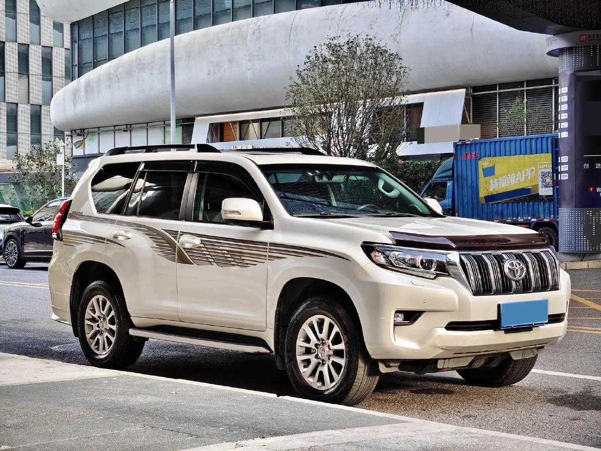 2018 Volvo XC90 2.0T 254HP L4 8AT,autocango,china used car exporter,china ev exporter,chinese used car exporter,chinese used ev exporter