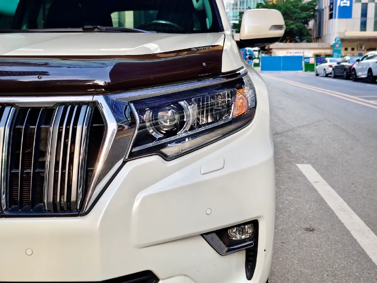 2018 Volvo XC90 2.0T 254HP L4 8AT,autocango,china used car exporter,china ev exporter,chinese used car exporter,chinese used ev exporter