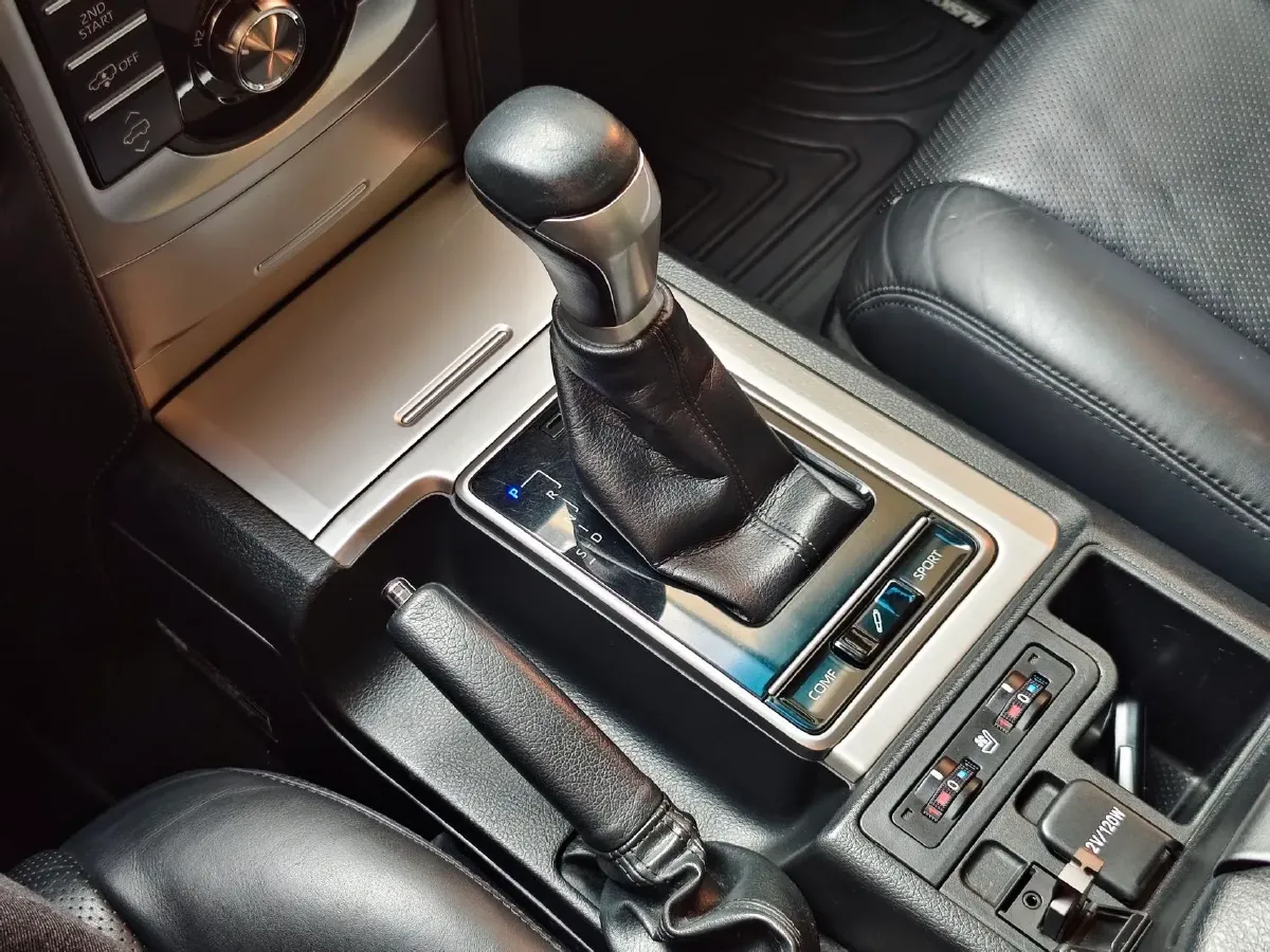 2018 Volvo XC90 2.0T 254HP L4 8AT,autocango,china used car exporter,china ev exporter,chinese used car exporter,chinese used ev exporter