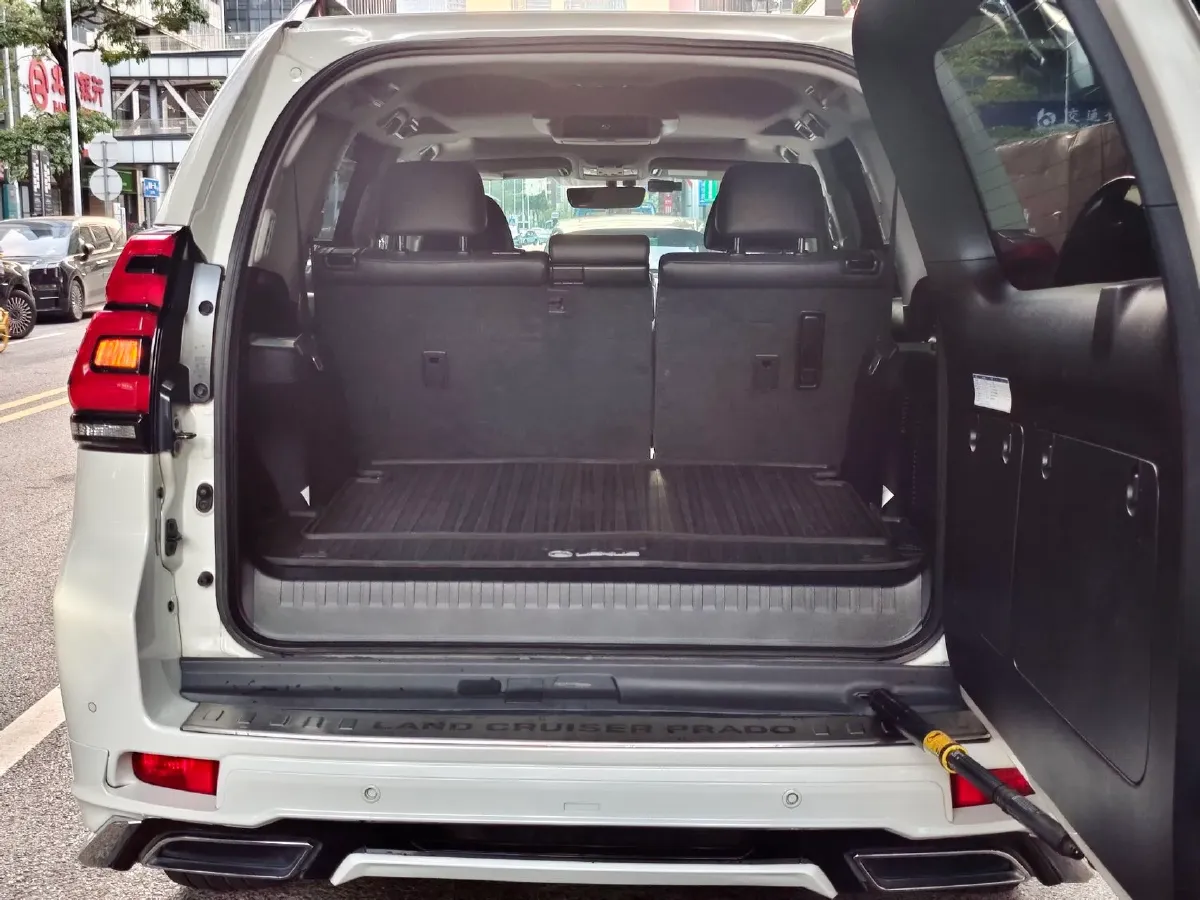 2018 Volvo XC90 2.0T 254HP L4 8AT,autocango,china used car exporter,china ev exporter,chinese used car exporter,chinese used ev exporter