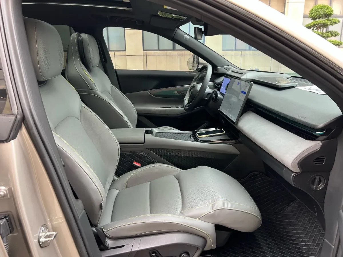 2023 LYNK&CO 08 EM-P 1.5T 163HP L4 3DHT PHEV 21.2KWH,autocango,china used car exporter,china ev exporter,chinese used car exporter,chinese used ev exporter