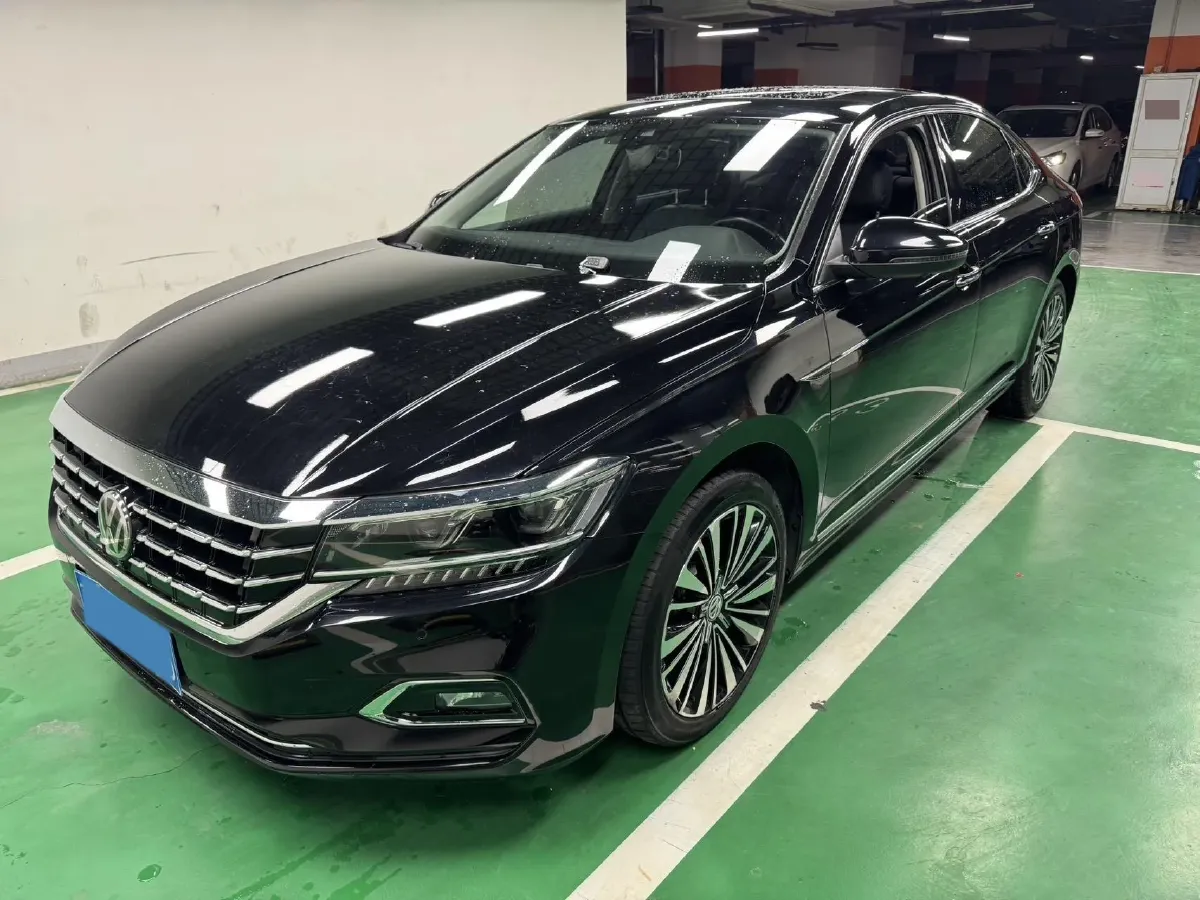 2019 Volkswagen Passat 2.0T 220HP L4 7DCT,autocango,china used car exporter,china ev exporter,chinese used car exporter,chinese used ev exporter