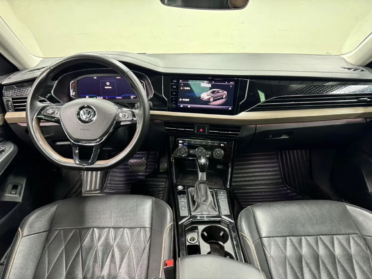 2019 Volkswagen Passat 2.0T 220HP L4 7DCT,autocango,china used car exporter,china ev exporter,chinese used car exporter,chinese used ev exporter