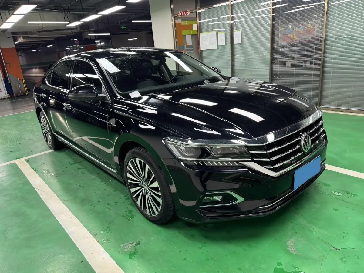 2019 Volkswagen Passat 2.0T 220HP L4 7DCT,autocango,china used car exporter,china ev exporter,chinese used car exporter,chinese used ev exporter