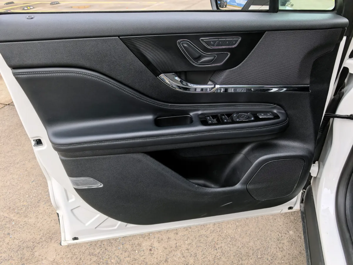 2022 Lincoln Corsair 2.0T 245HP L4 8AT,autocango,china used car exporter,china ev exporter,chinese used car exporter,chinese used ev exporter