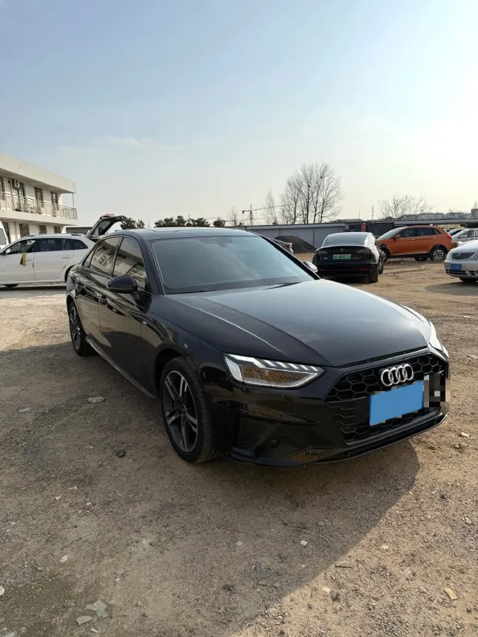 2022 Audi A4L 2.0T 190HP L4 7DCT,autocango,china used car exporter,china ev exporter,chinese used car exporter,chinese used ev exporter