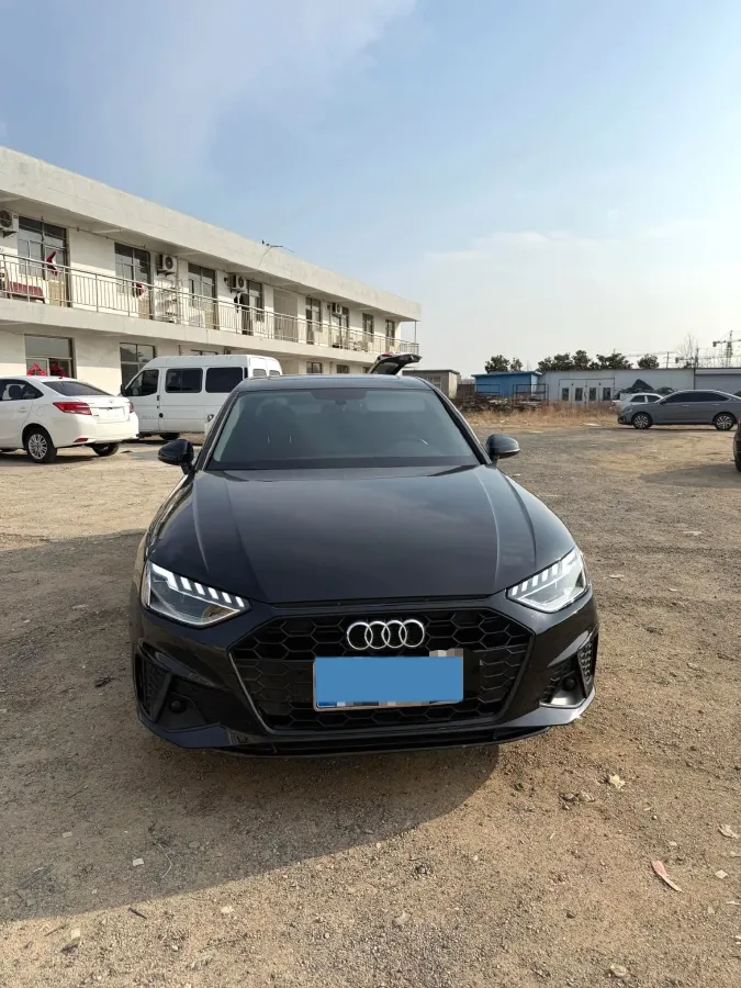 2022 Audi A4L 2.0T 190HP L4 7DCT,autocango,china used car exporter,china ev exporter,chinese used car exporter,chinese used ev exporter