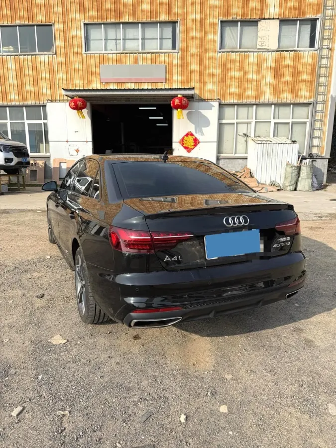 2022 Audi A4L 2.0T 190HP L4 7DCT,autocango,china used car exporter,china ev exporter,chinese used car exporter,chinese used ev exporter
